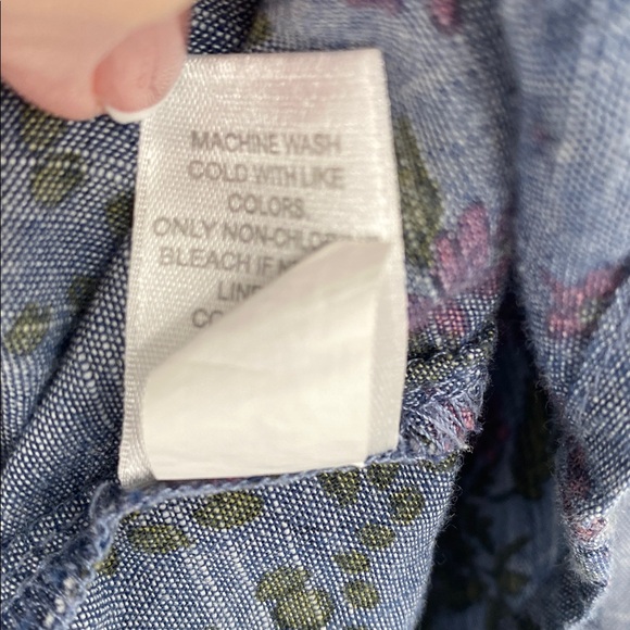 J. Jill Blue Floral Shirt 100% Cotton Size Medium - Picture 11 of 11